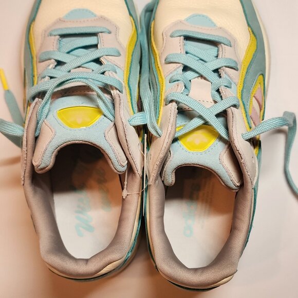 New in Box Adidas Original Yung-96 Chasm Blue Pink - Picture 3 of 6